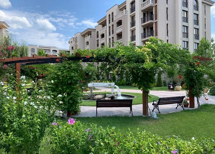 Apartahotel Luxury Orchid With A Garden In A Private Complex Cascadas Bulgaria