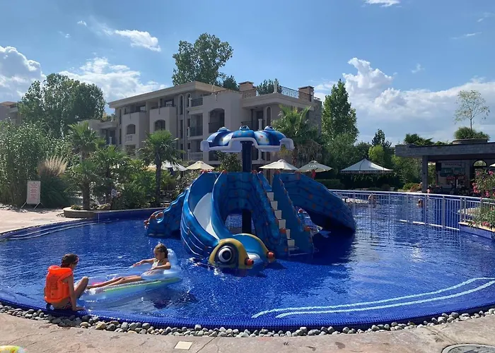 Luxury Orchid With A Garden In A Private Complex Cascadas Bulgaria Апарт-отель 3*