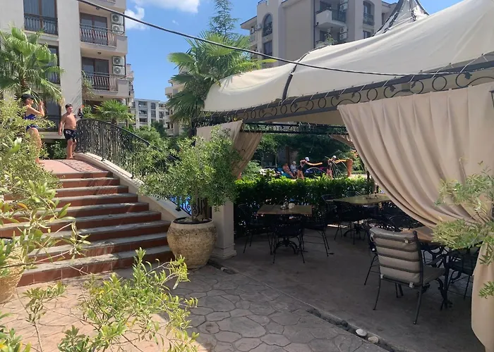 Апарт-отель Luxury Orchid With A Garden In A Private Complex Cascadas Bulgaria 3*