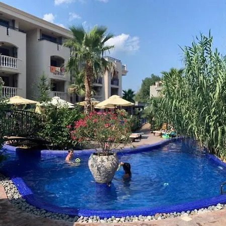 Ξενοδοχείο με διαμερίσματα Luxury Orchid With A Garden In A Private Complex Cascadas Bulgaria 3*